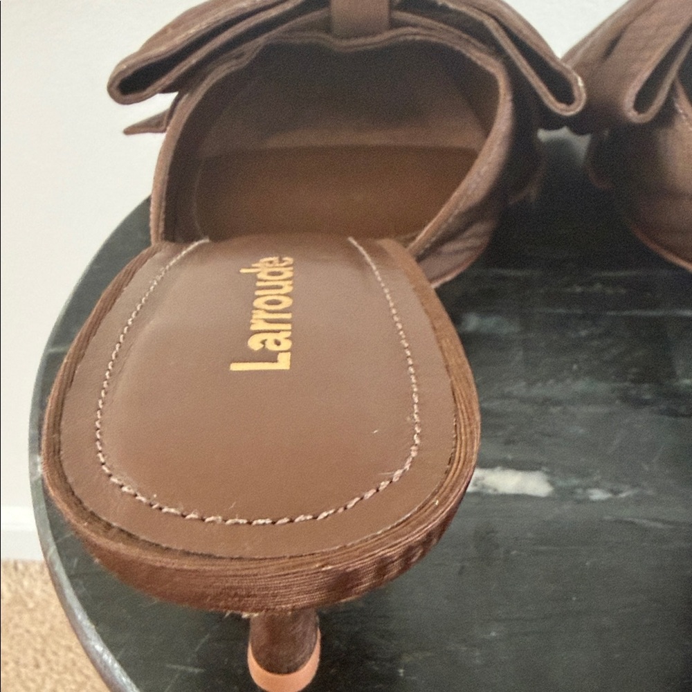 Larroude- Mini Elle Pump Brown Slip-On  NWOT- Size 6 - Picture 5 of 10